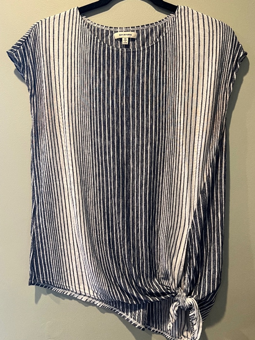 Max Studio Women’s Top Blue and White Stripes Size XS